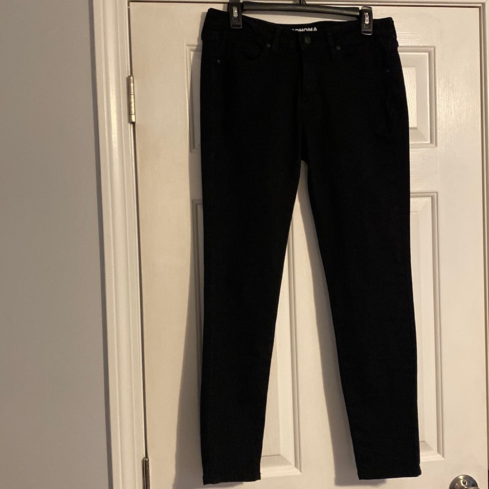 Sonoma black skinny jeans, mid rise, size 6. Excellent condition.